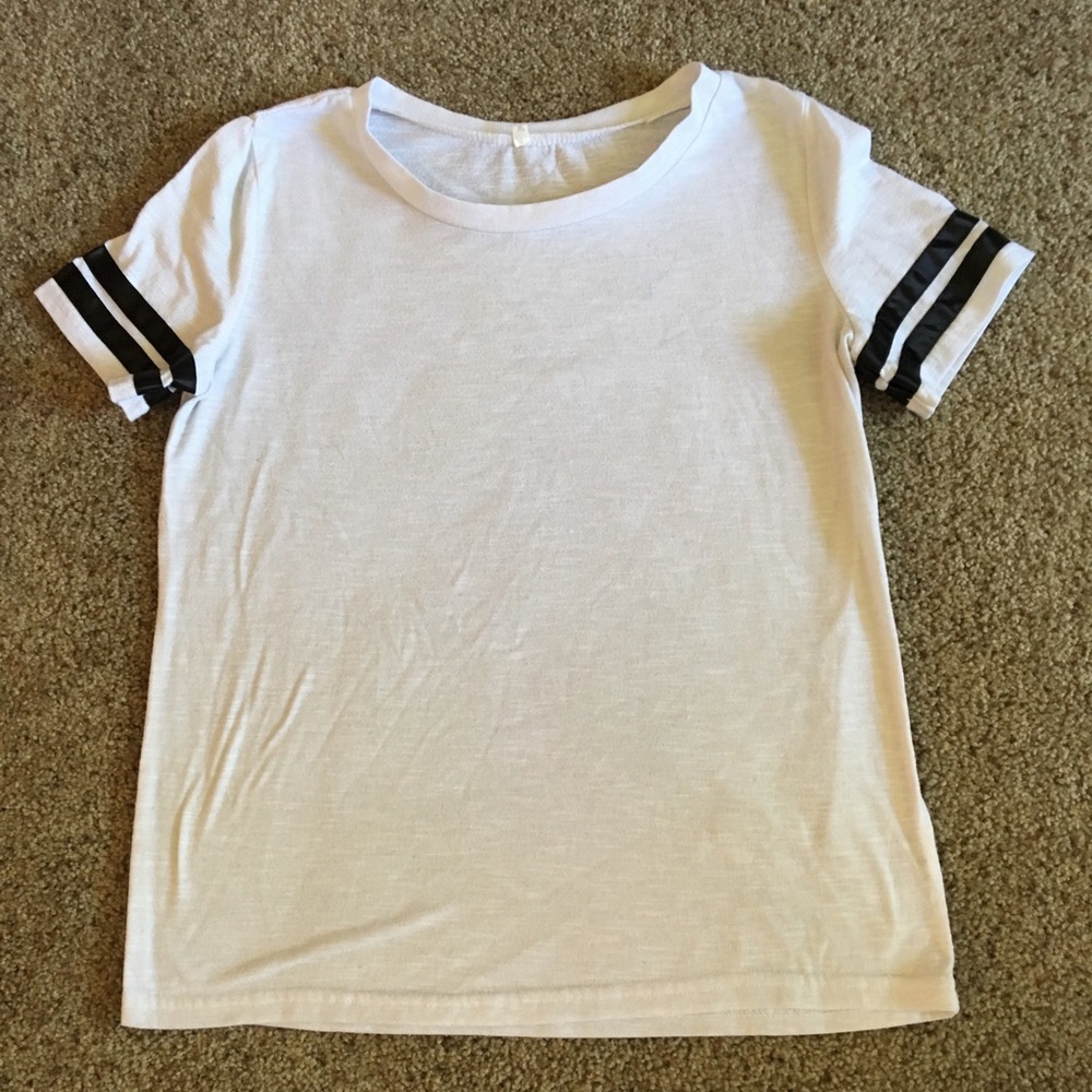 White t-shirt